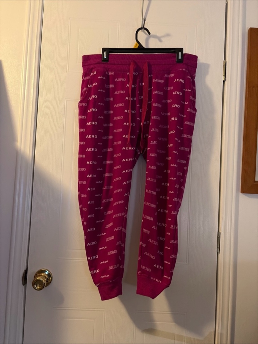 Aeropostale hot pink joggers all-over "Aero" logo Ladies XL EUC